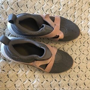 Adidas cloudfoam sneaker with Velcro closure 3.5